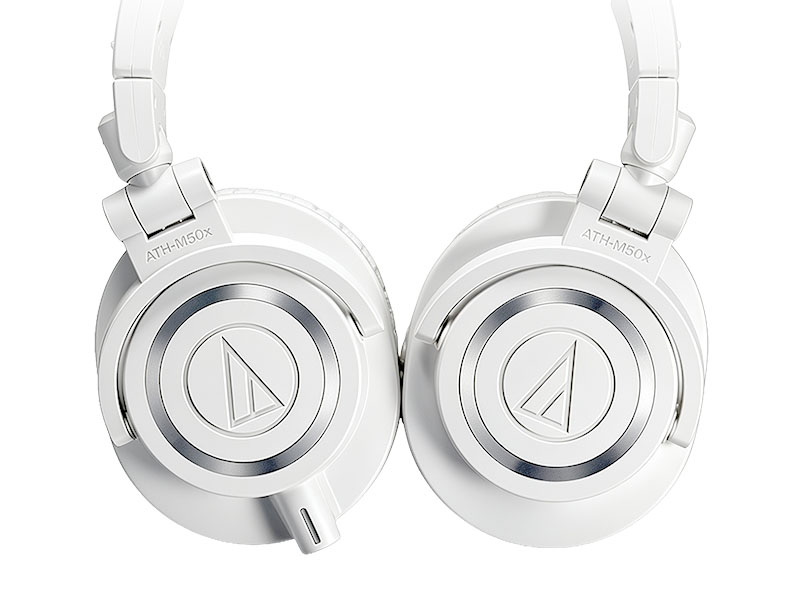 180° swiveling earcups